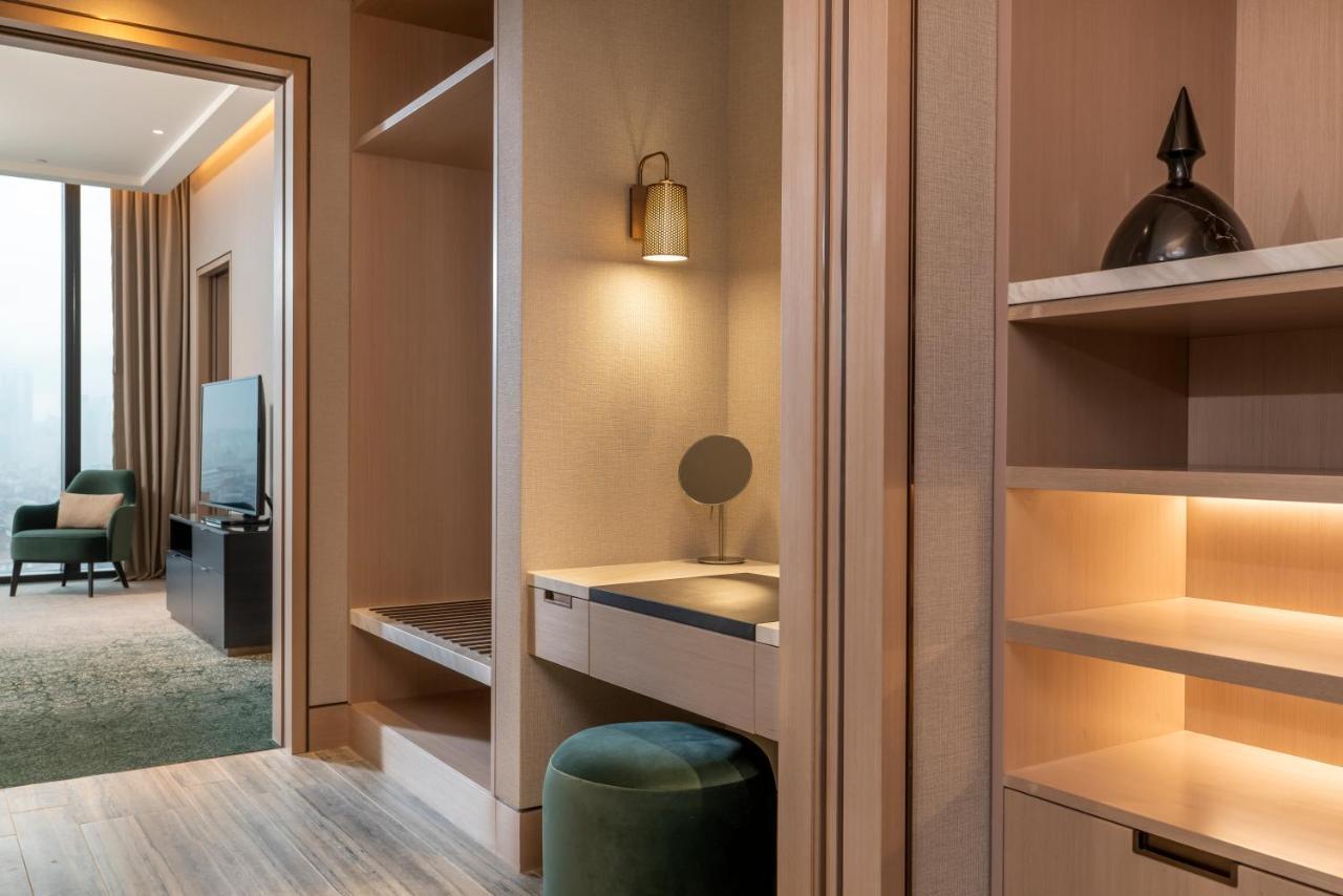 ホテル Address イスタンブール エクステリア 写真 A dressing table in a hotel room