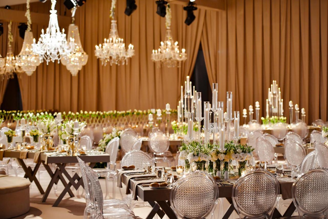 ホテル Address イスタンブール エクステリア 写真 The ballroom at The Four Seasons Hotel, Hong Kong